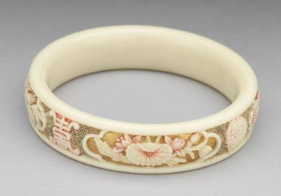 图片[2]-Pair of carved ivory bracelets with seasonal flowers and gold-leaf decoration, Qing dynasty (1644-1911)-China Archive